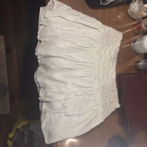 WHITE RUFFLED SKIRT